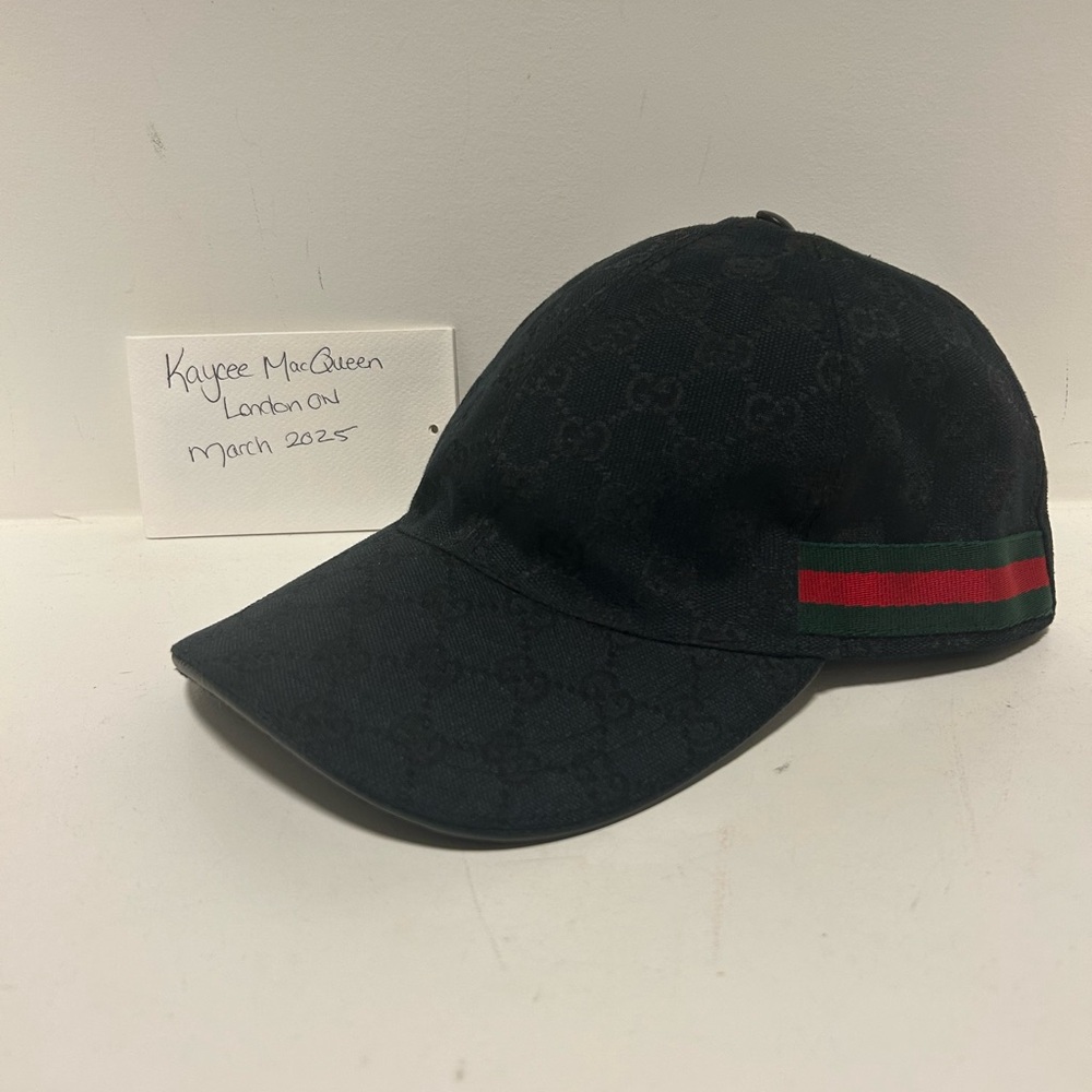 Gucci Black Baseball Cap with Red and Green Stripe